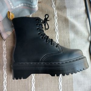 Vegan matte black platform Dr. Marten's